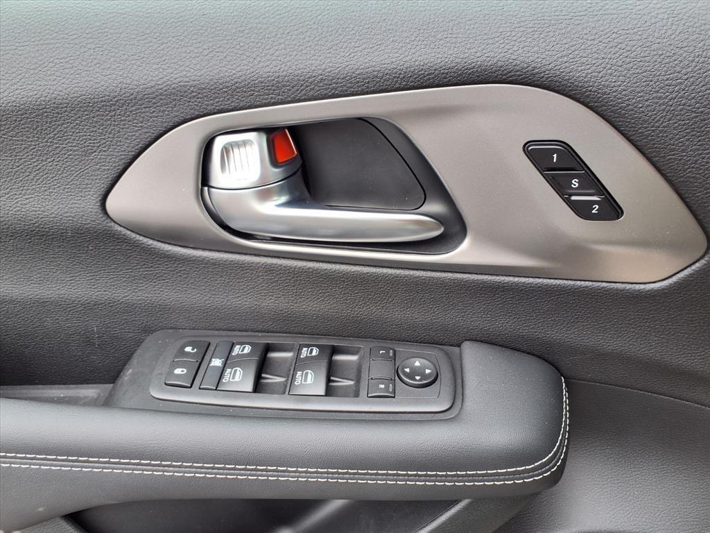 new 2026 Chrysler Pacifica car, priced at $43,370