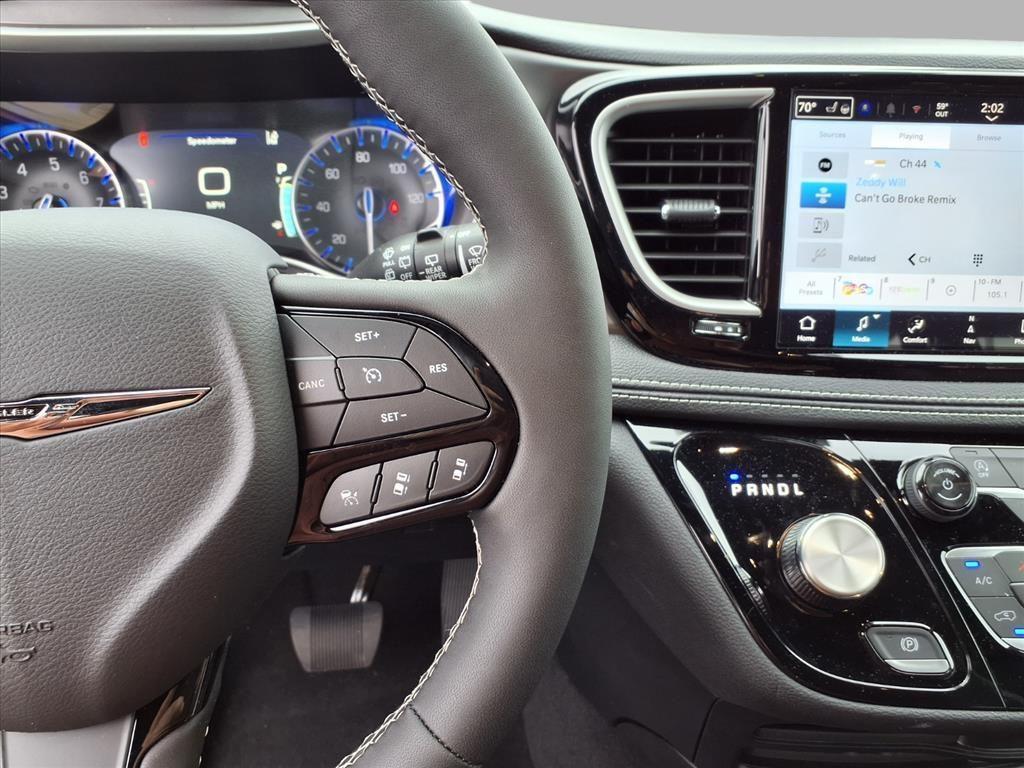 new 2026 Chrysler Pacifica car, priced at $43,370