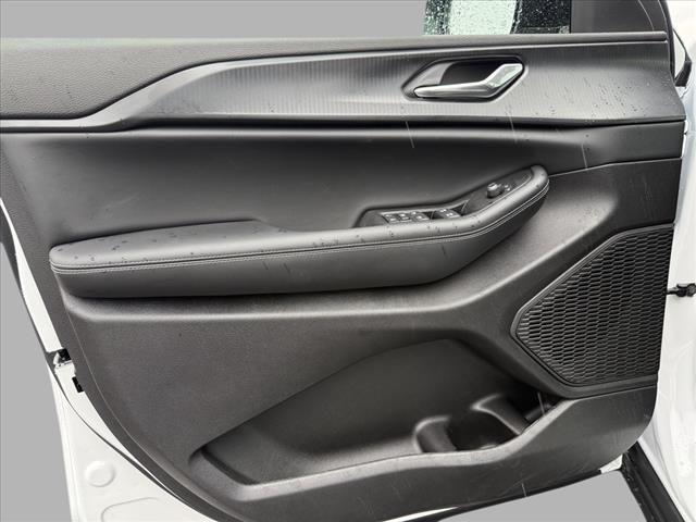 new 2025 Jeep Grand Cherokee car, priced at $42,399