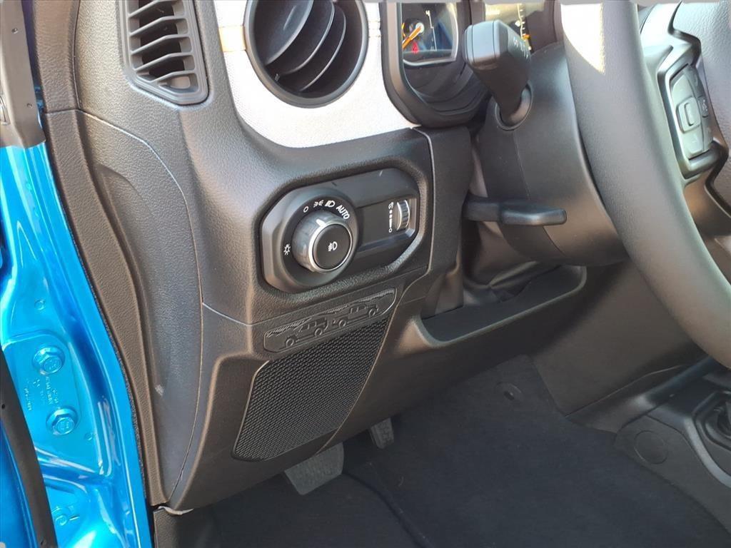 new 2026 Jeep Wrangler car, priced at $46,348