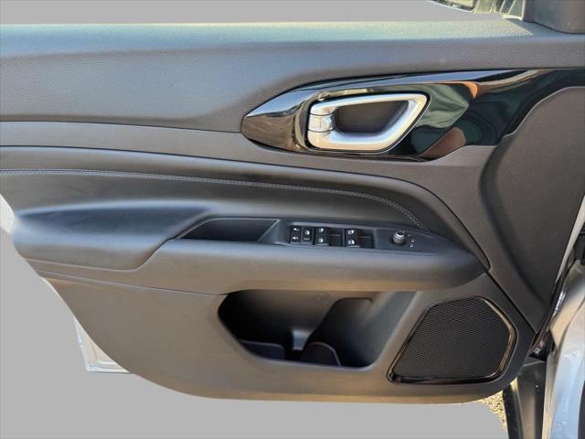 new 2025 Jeep Compass car, priced at $29,995