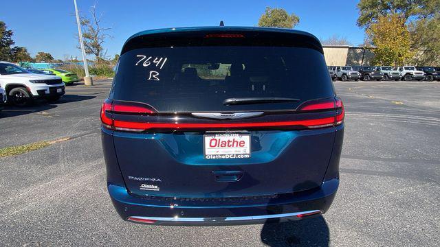 new 2025 Chrysler Pacifica car, priced at $43,920