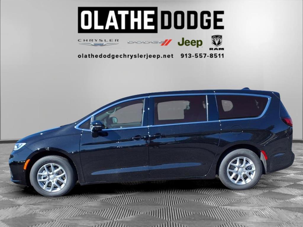 new 2026 Chrysler Pacifica car, priced at $41,159