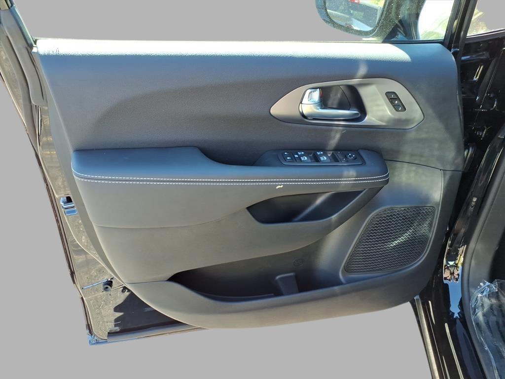 new 2026 Chrysler Pacifica car, priced at $44,932