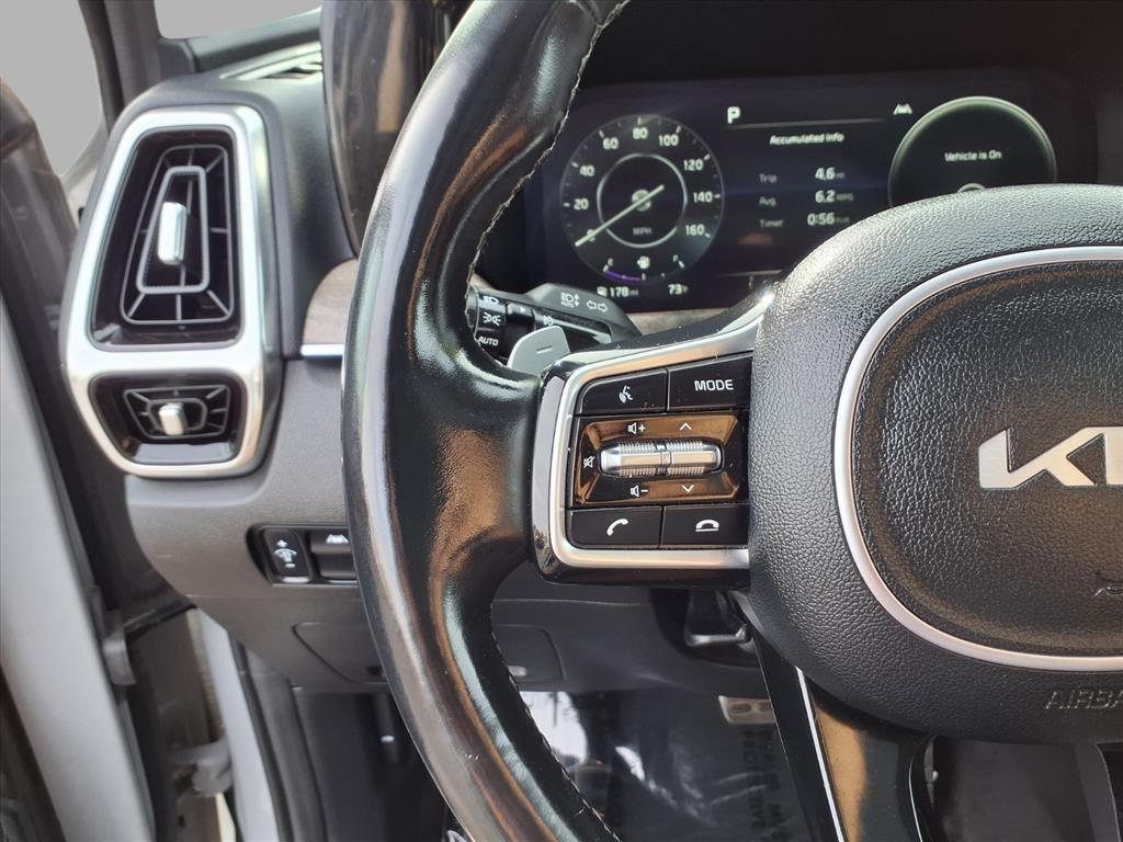 used 2023 Kia Sorento car, priced at $30,171