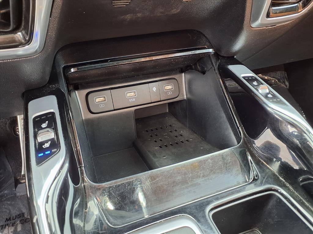 used 2023 Kia Sorento car, priced at $30,171