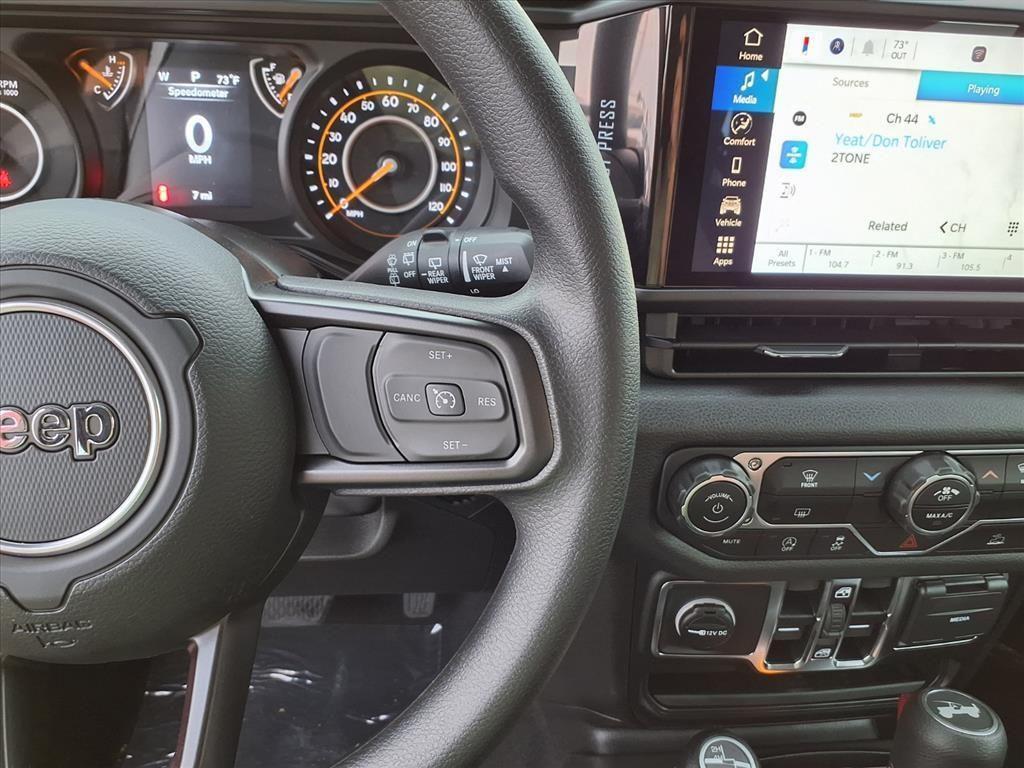 new 2025 Jeep Wrangler car, priced at $39,153