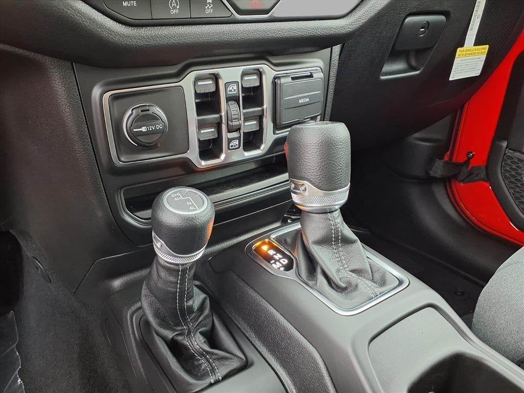 new 2025 Jeep Wrangler car, priced at $39,153