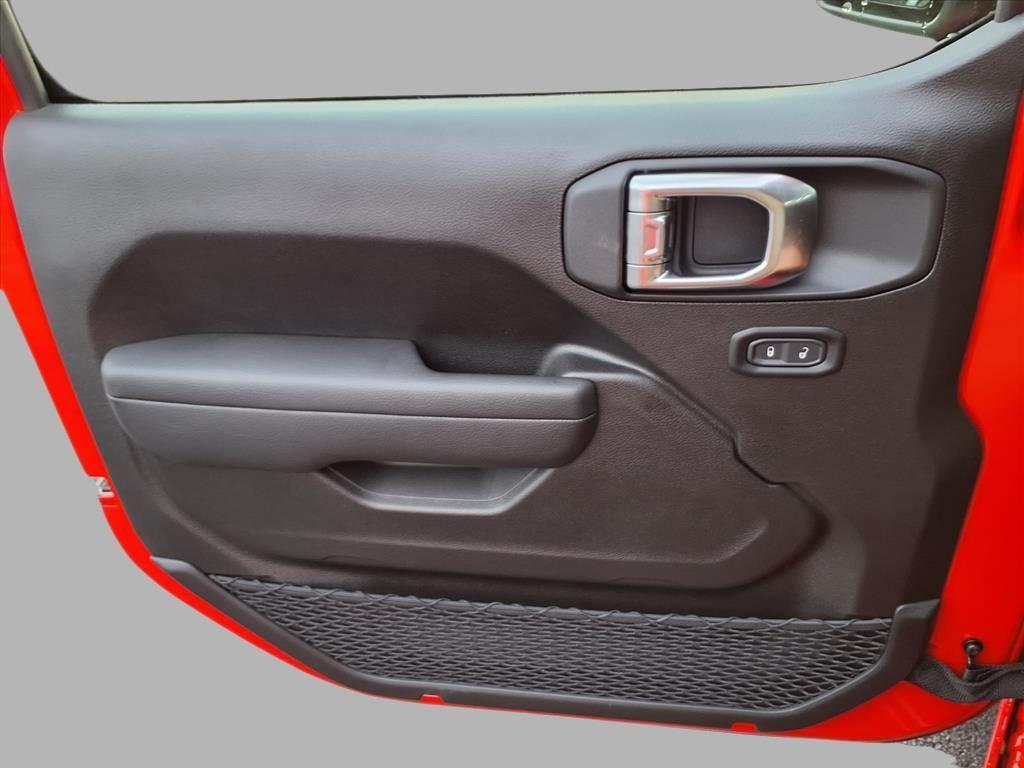 new 2025 Jeep Wrangler car, priced at $39,153