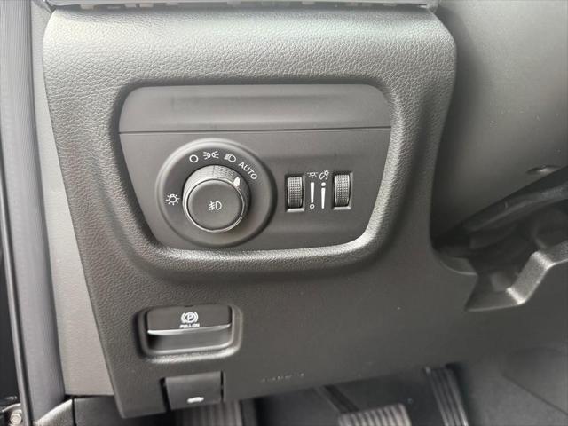 new 2025 Jeep Grand Cherokee L car, priced at $41,640
