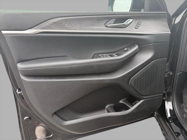 new 2025 Jeep Grand Cherokee L car, priced at $41,640