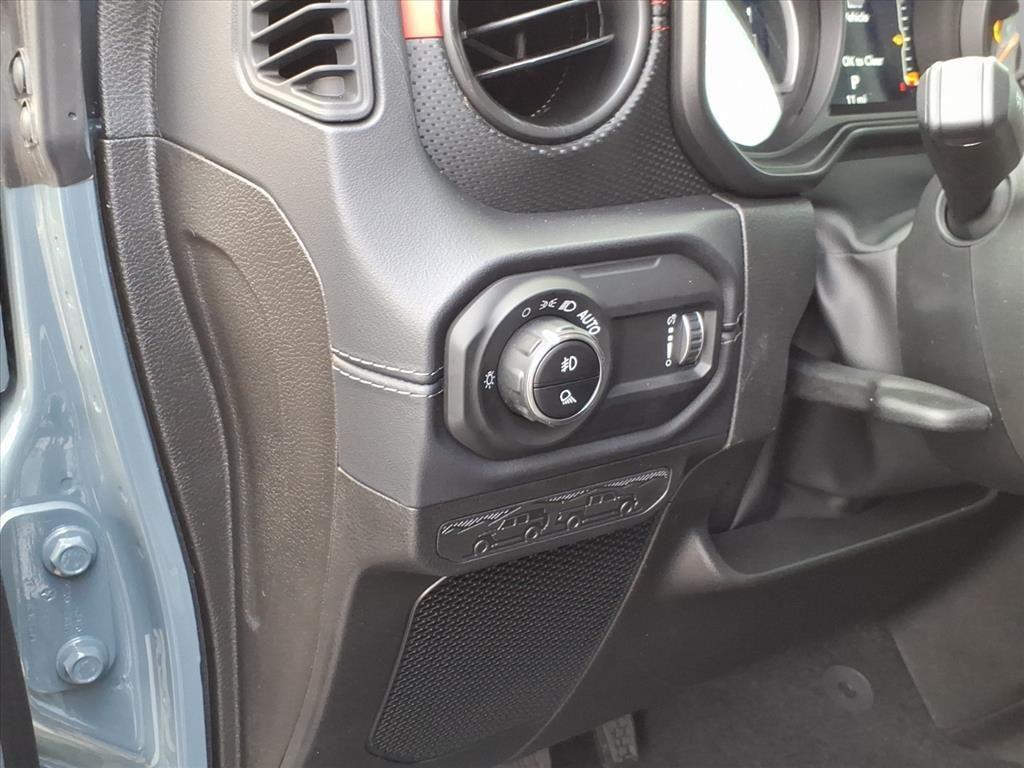 new 2025 Jeep Gladiator car, priced at $49,359