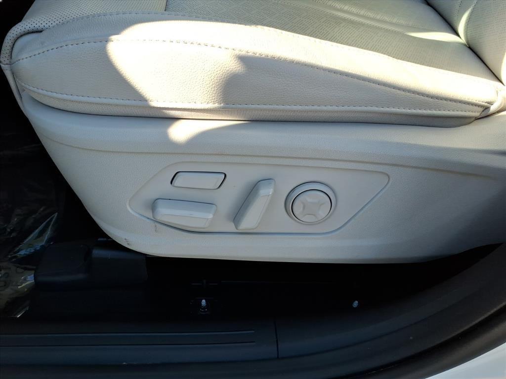 used 2023 Kia Sorento Hybrid car, priced at $29,298