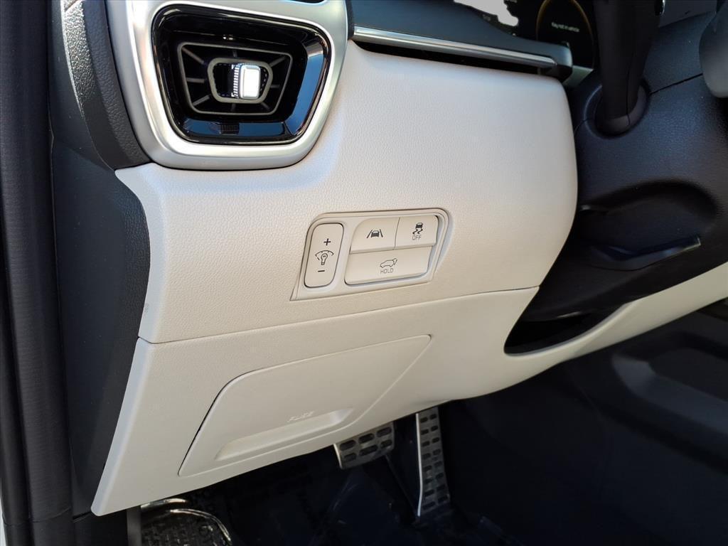 used 2023 Kia Sorento Hybrid car, priced at $29,298