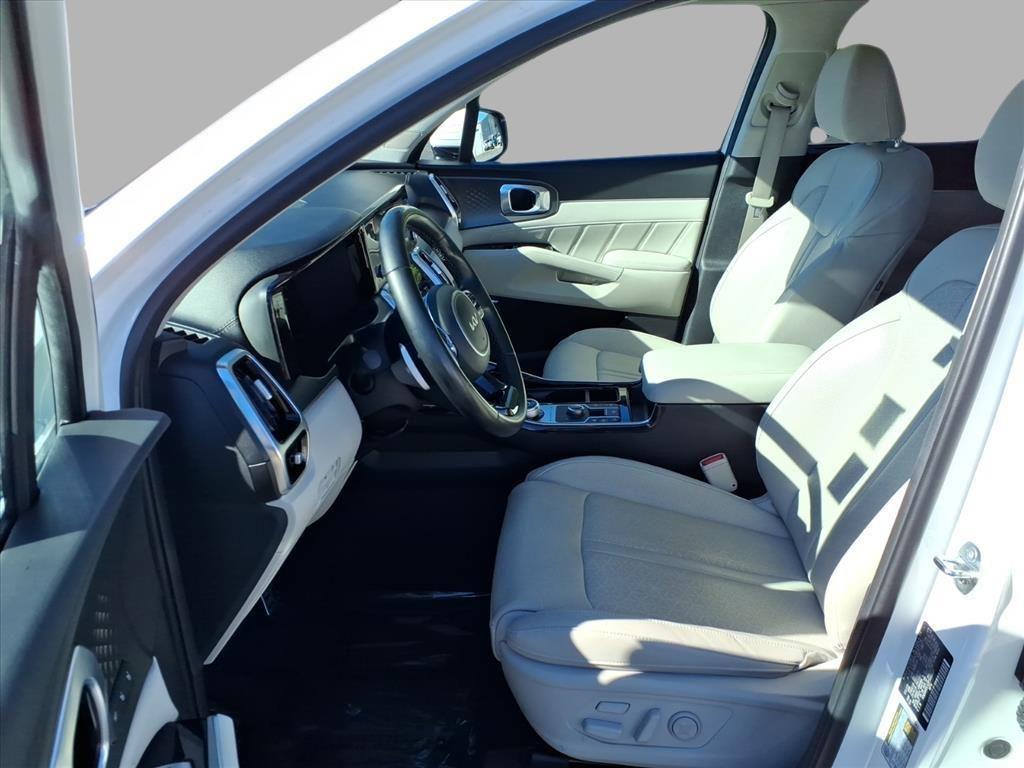 used 2023 Kia Sorento Hybrid car, priced at $29,298