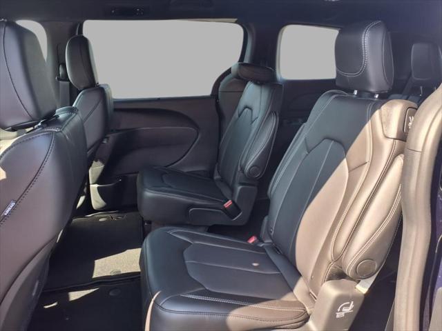 new 2025 Chrysler Pacifica car, priced at $40,477