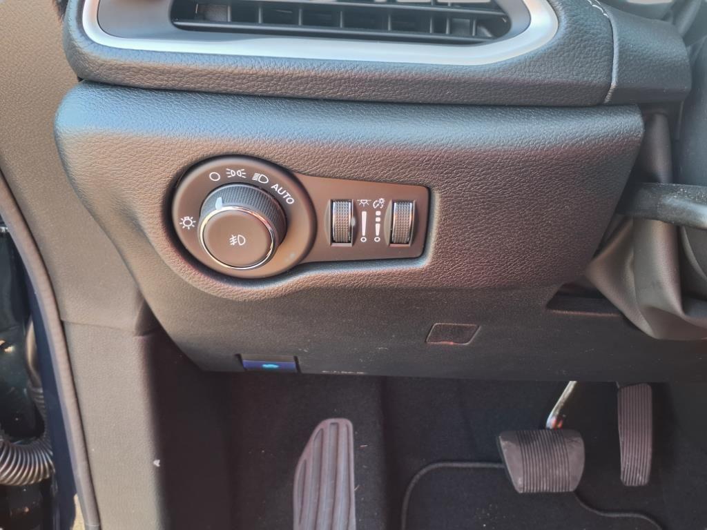 new 2025 Chrysler Pacifica car, priced at $39,875