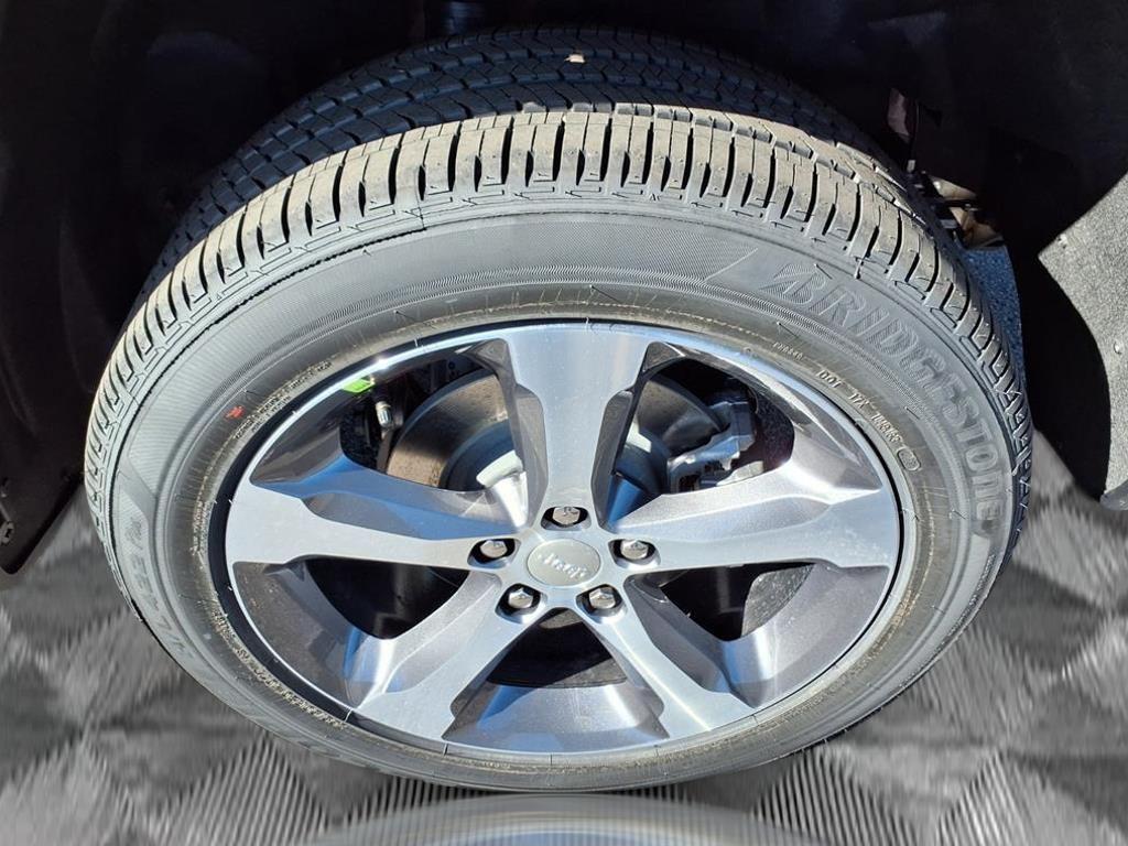 new 2025 Jeep Grand Cherokee car, priced at $51,266