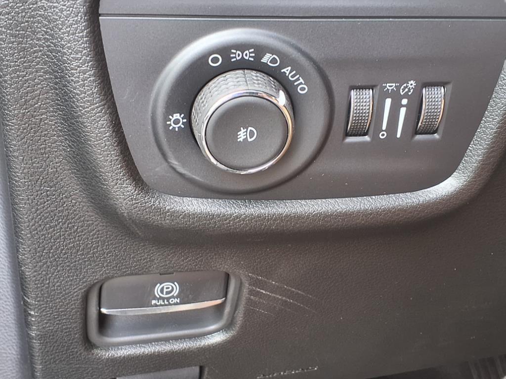 new 2025 Jeep Grand Cherokee L car, priced at $44,200