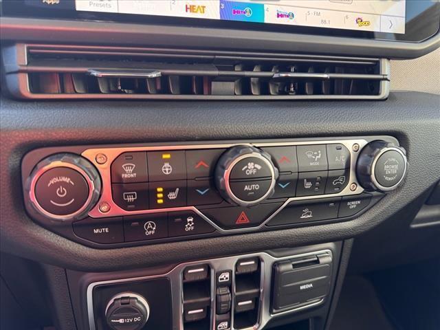new 2025 Jeep Gladiator car, priced at $44,030