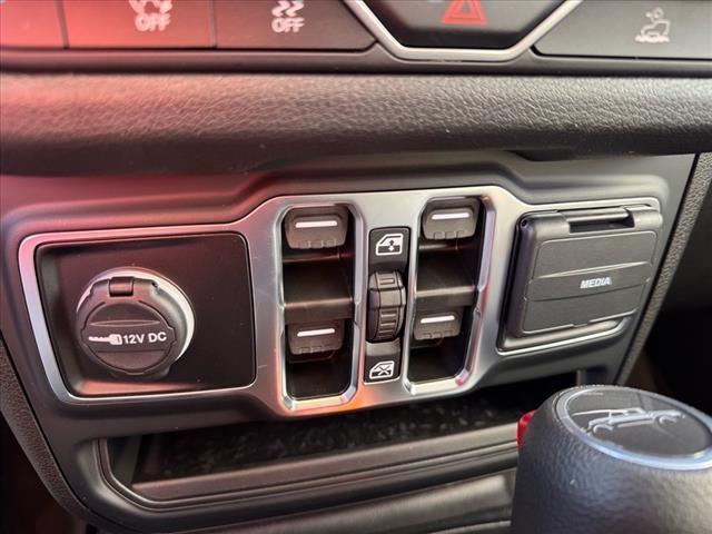 new 2025 Jeep Gladiator car, priced at $44,030