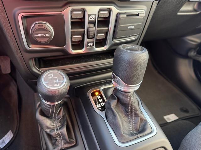 new 2025 Jeep Gladiator car, priced at $44,030
