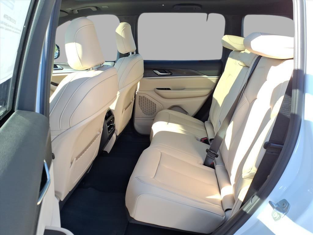 new 2025 Jeep Grand Cherokee car, priced at $44,609