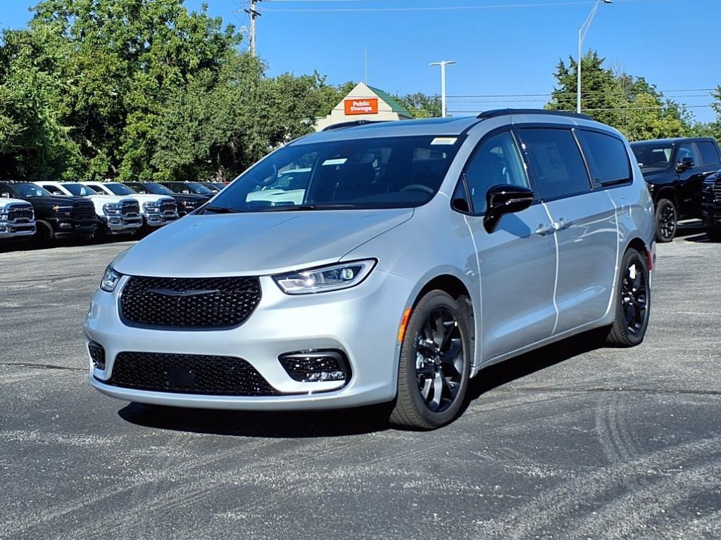 new 2026 Chrysler Pacifica car, priced at $47,550