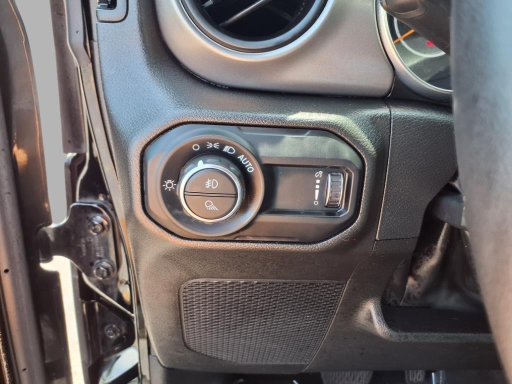 used 2023 Jeep Gladiator car, priced at $28,938