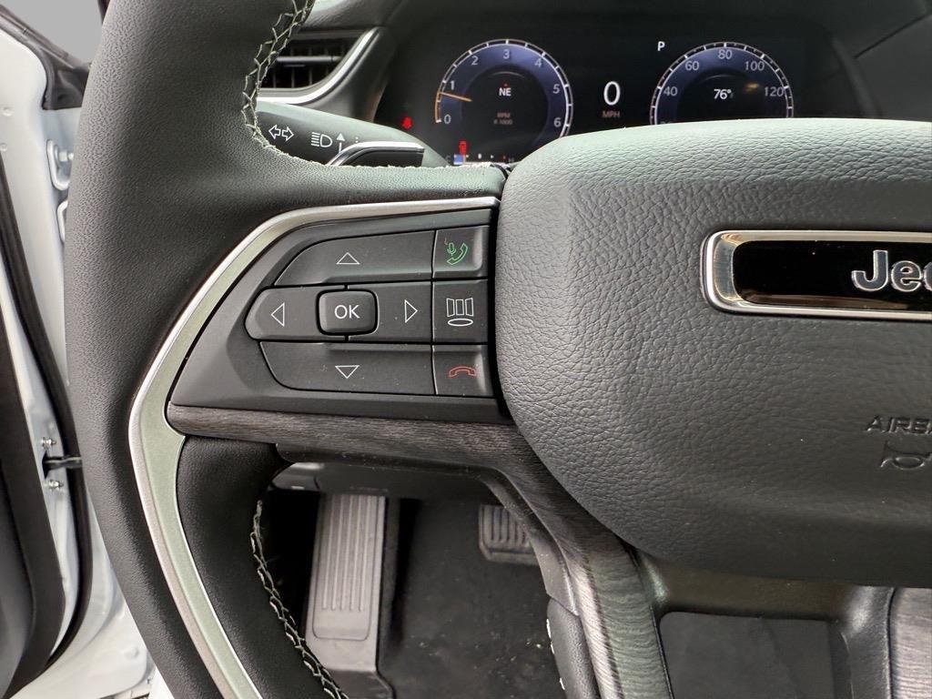 new 2025 Jeep Grand Cherokee car, priced at $38,609
