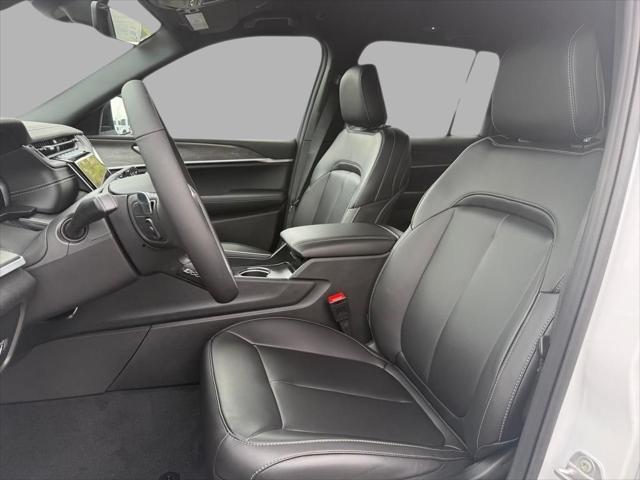 new 2025 Jeep Grand Cherokee car, priced at $39,355
