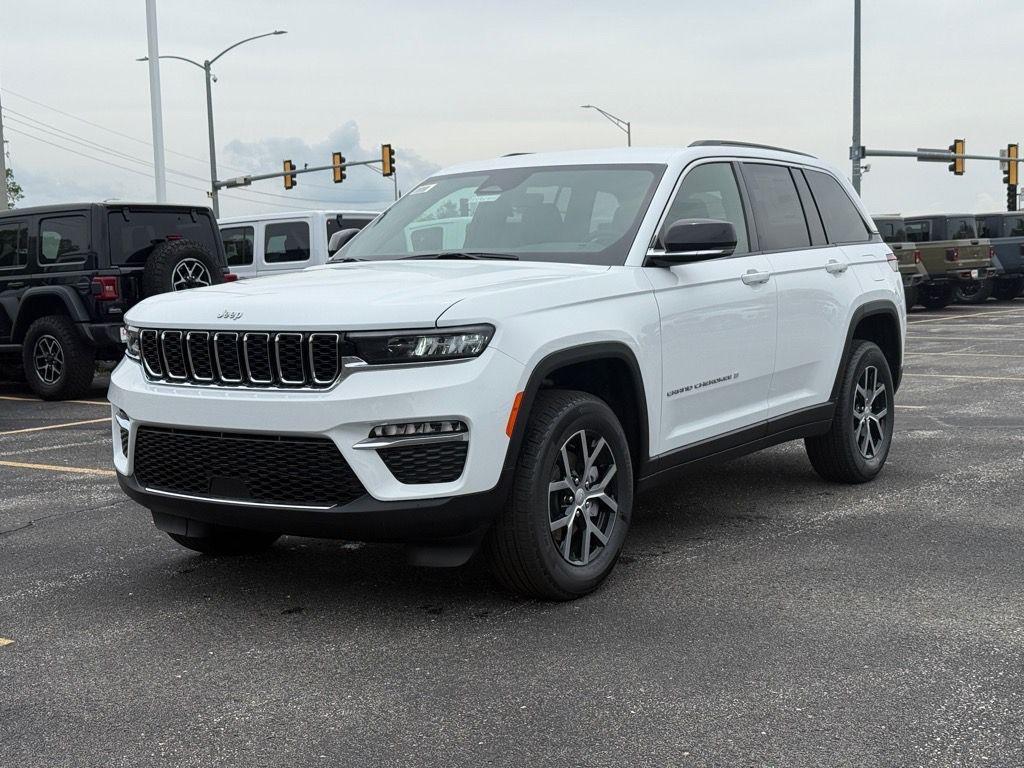 new 2025 Jeep Grand Cherokee car, priced at $38,609