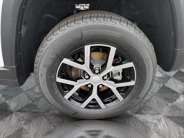 new 2025 Jeep Grand Cherokee car, priced at $39,355