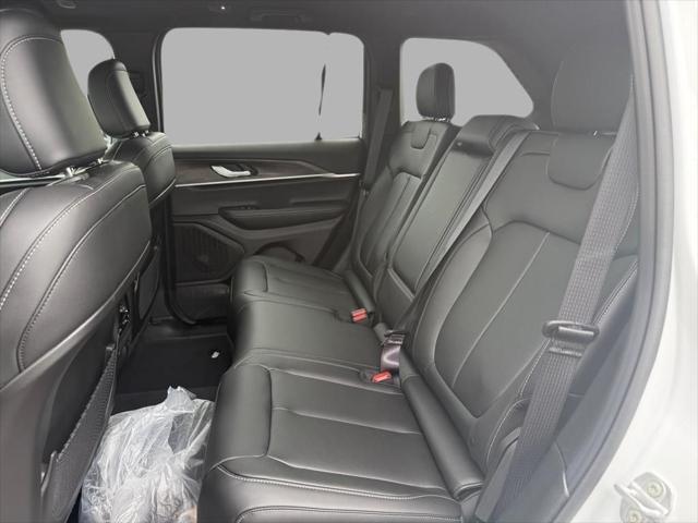 new 2025 Jeep Grand Cherokee car, priced at $39,355