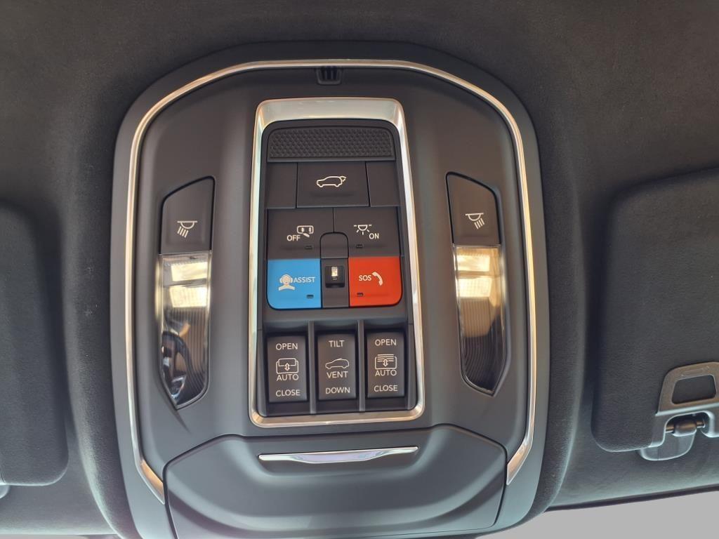 new 2025 Jeep Grand Cherokee car, priced at $59,190