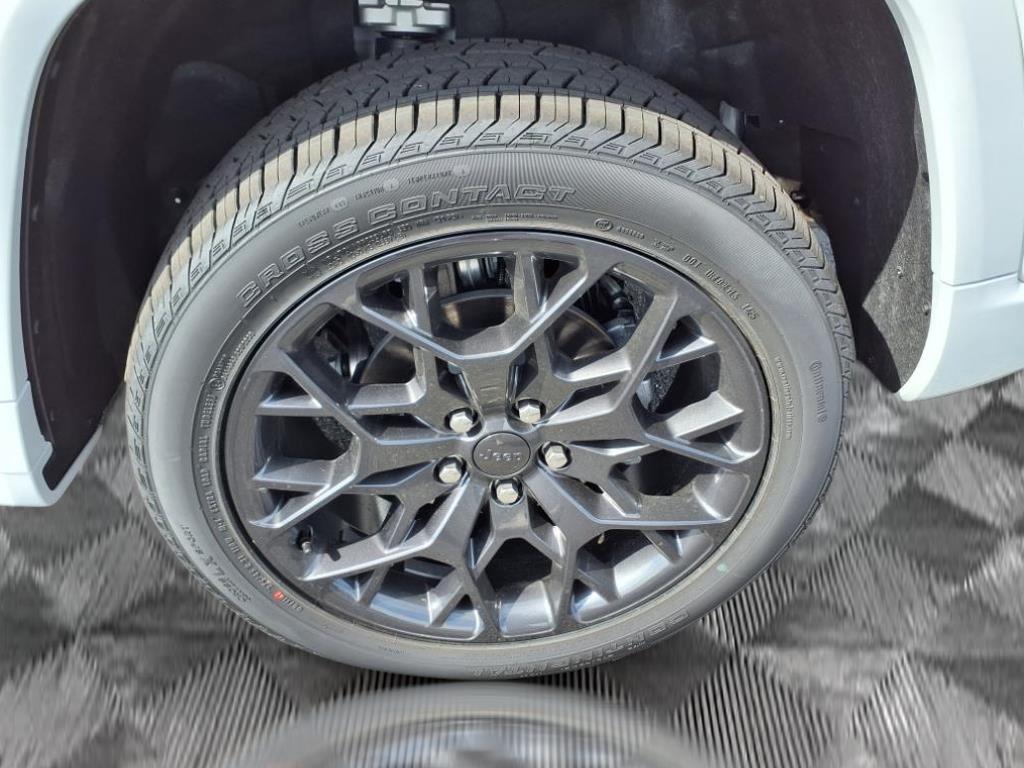 new 2025 Jeep Grand Cherokee car, priced at $59,190