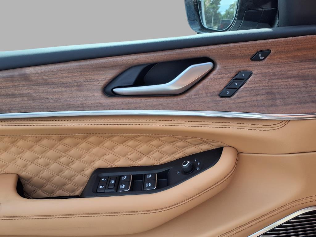 new 2025 Jeep Grand Cherokee car, priced at $59,190