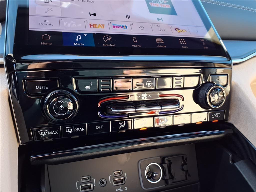 new 2025 Jeep Grand Cherokee L car, priced at $49,292