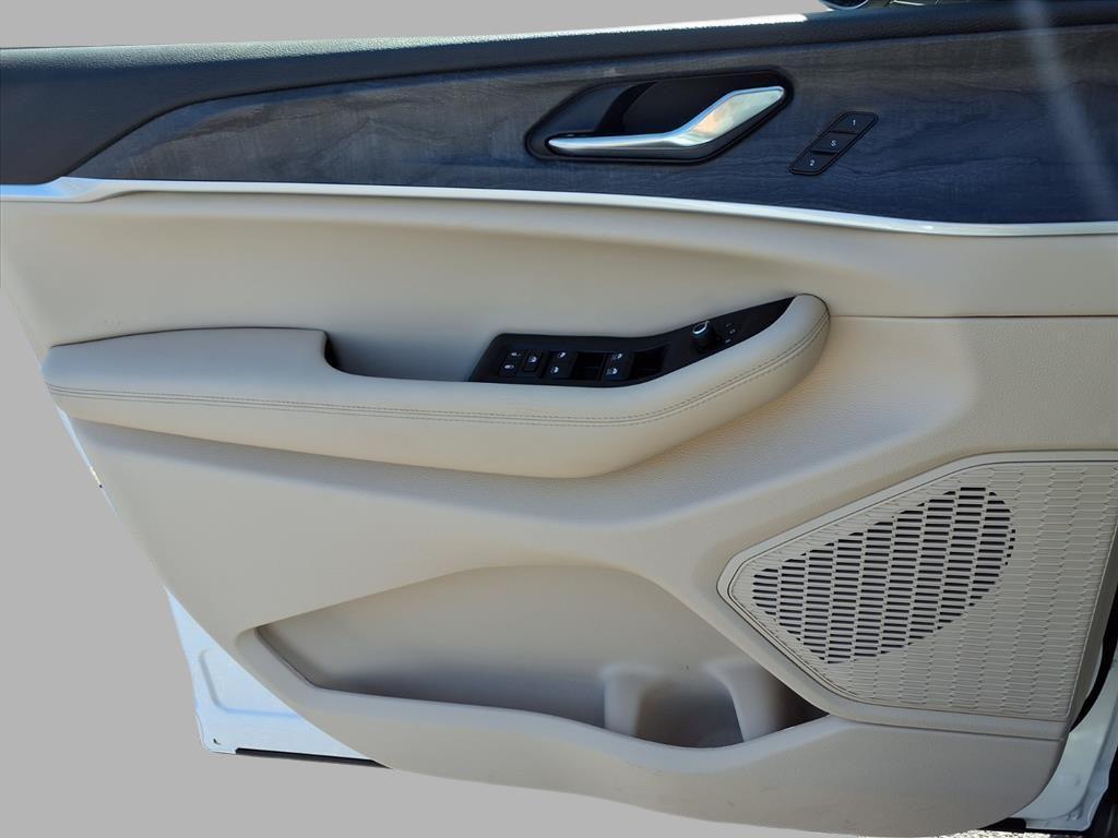 new 2025 Jeep Grand Cherokee L car, priced at $49,292