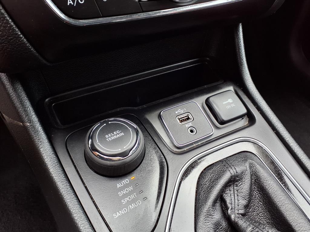 used 2023 Jeep Cherokee car, priced at $21,950