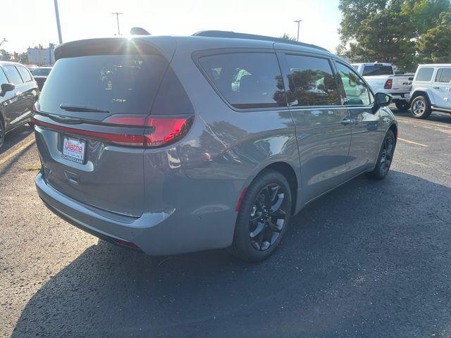 new 2024 Chrysler Pacifica car, priced at $40,685