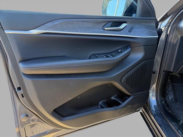 new 2025 Jeep Grand Cherokee L car, priced at $48,391