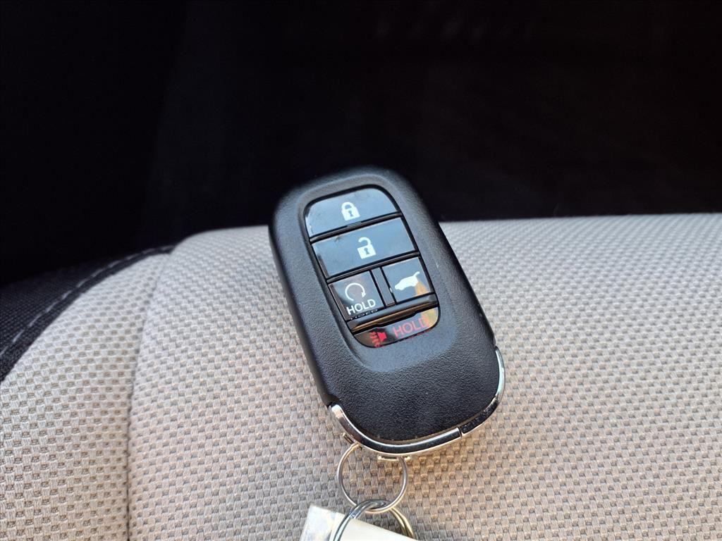 used 2025 Honda CR-V car, priced at $31,498