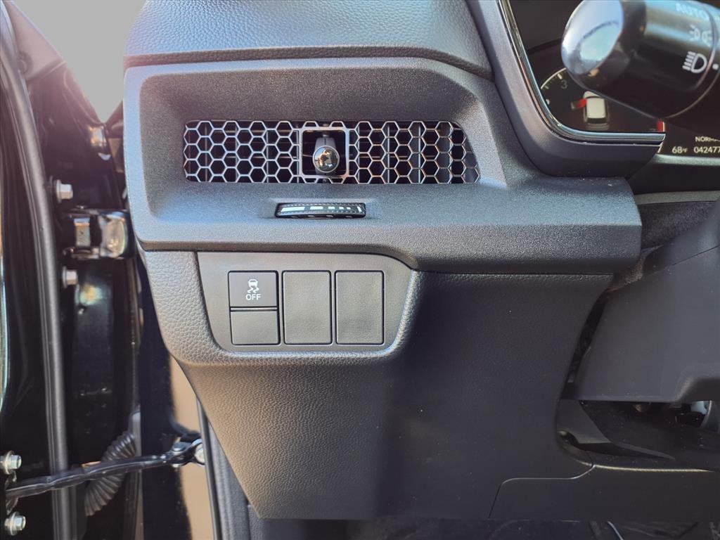 used 2025 Honda CR-V car, priced at $31,498