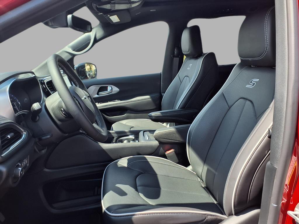 new 2026 Chrysler Pacifica car, priced at $46,090