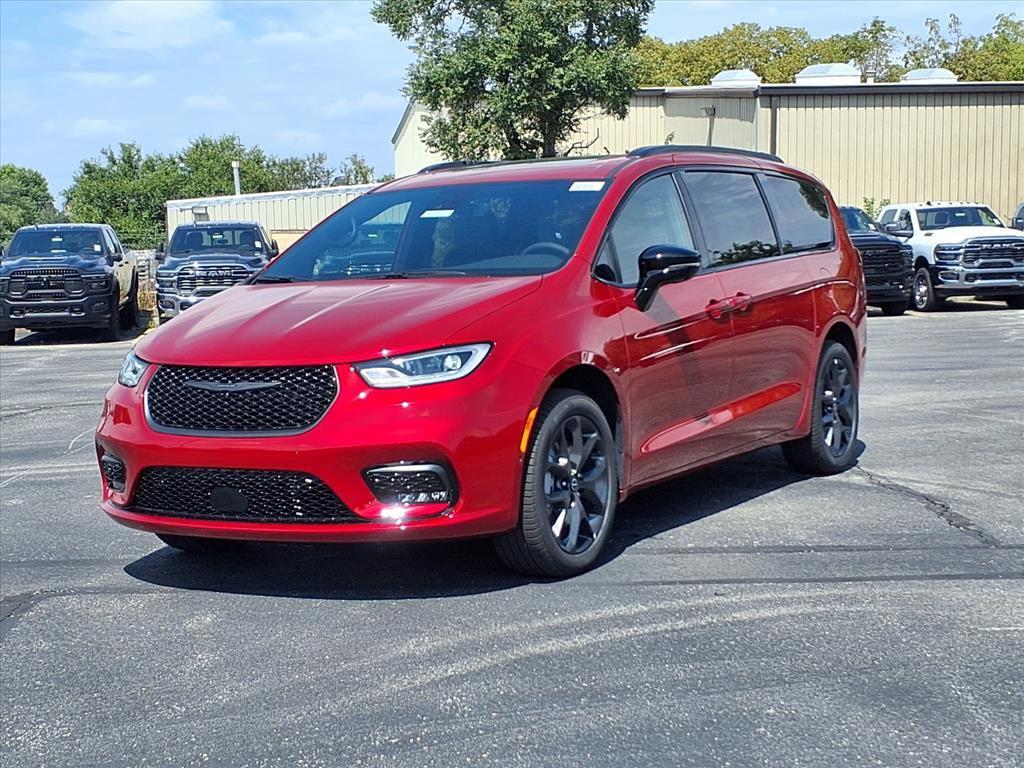 new 2026 Chrysler Pacifica car, priced at $46,090