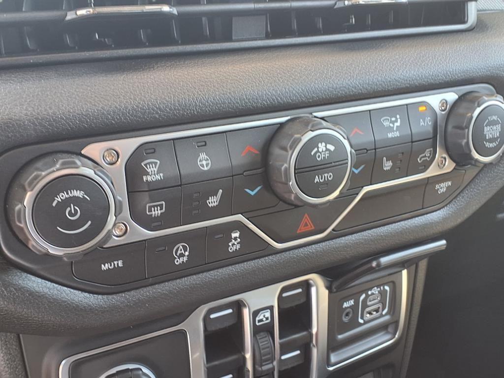 new 2025 Jeep Wrangler car, priced at $48,195