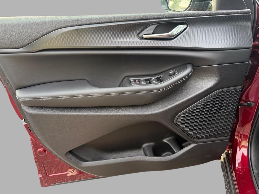 new 2025 Jeep Grand Cherokee L car, priced at $42,019