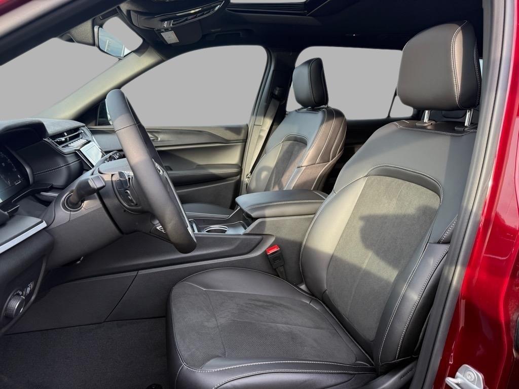 new 2025 Jeep Grand Cherokee L car, priced at $42,019