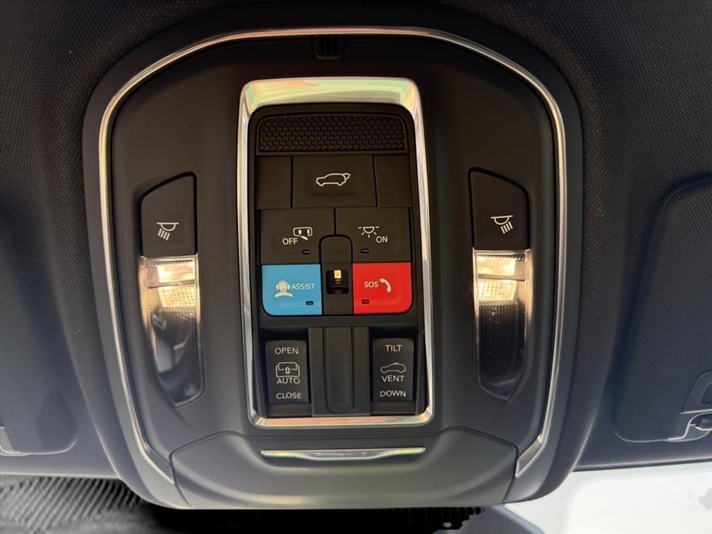 new 2025 Jeep Grand Cherokee L car, priced at $42,019